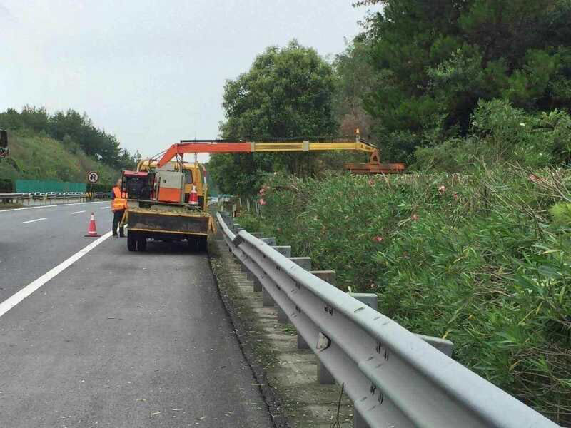 高速公路車(chē)載修剪機(jī)