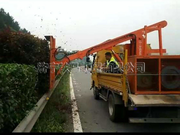 高速公路車載修剪機(jī)